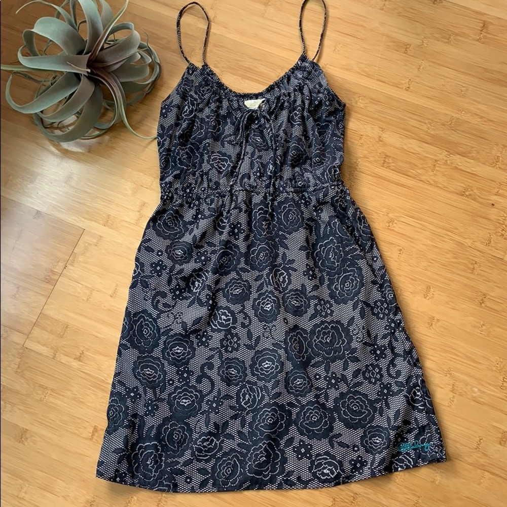 Billabong adjustable strap dress with pockets